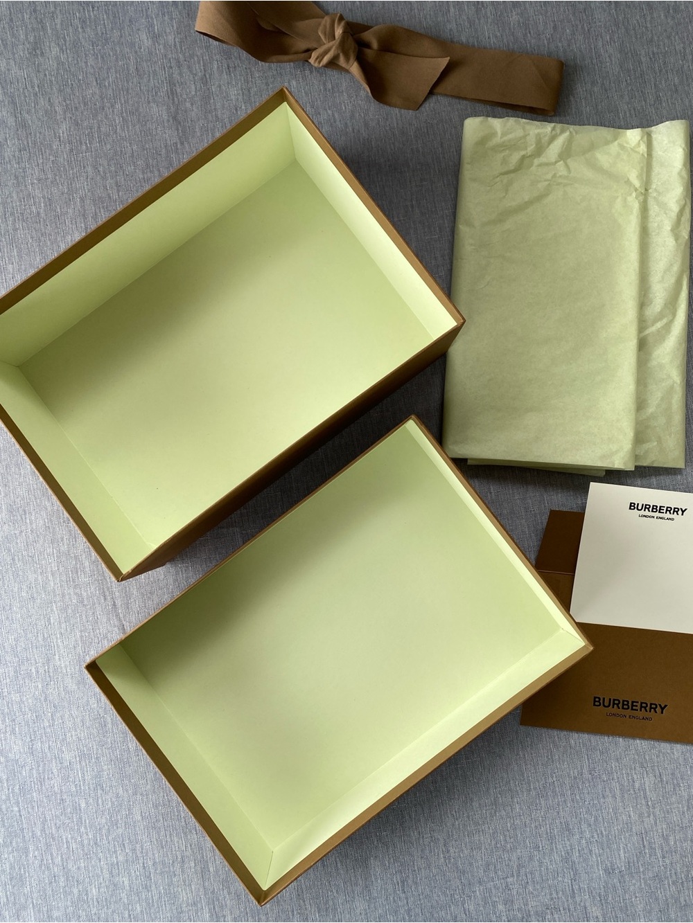 Authentic Burberry | Empty Gift Box + Tissue Ribbon Note Card Envelope - Picture 4 of 16